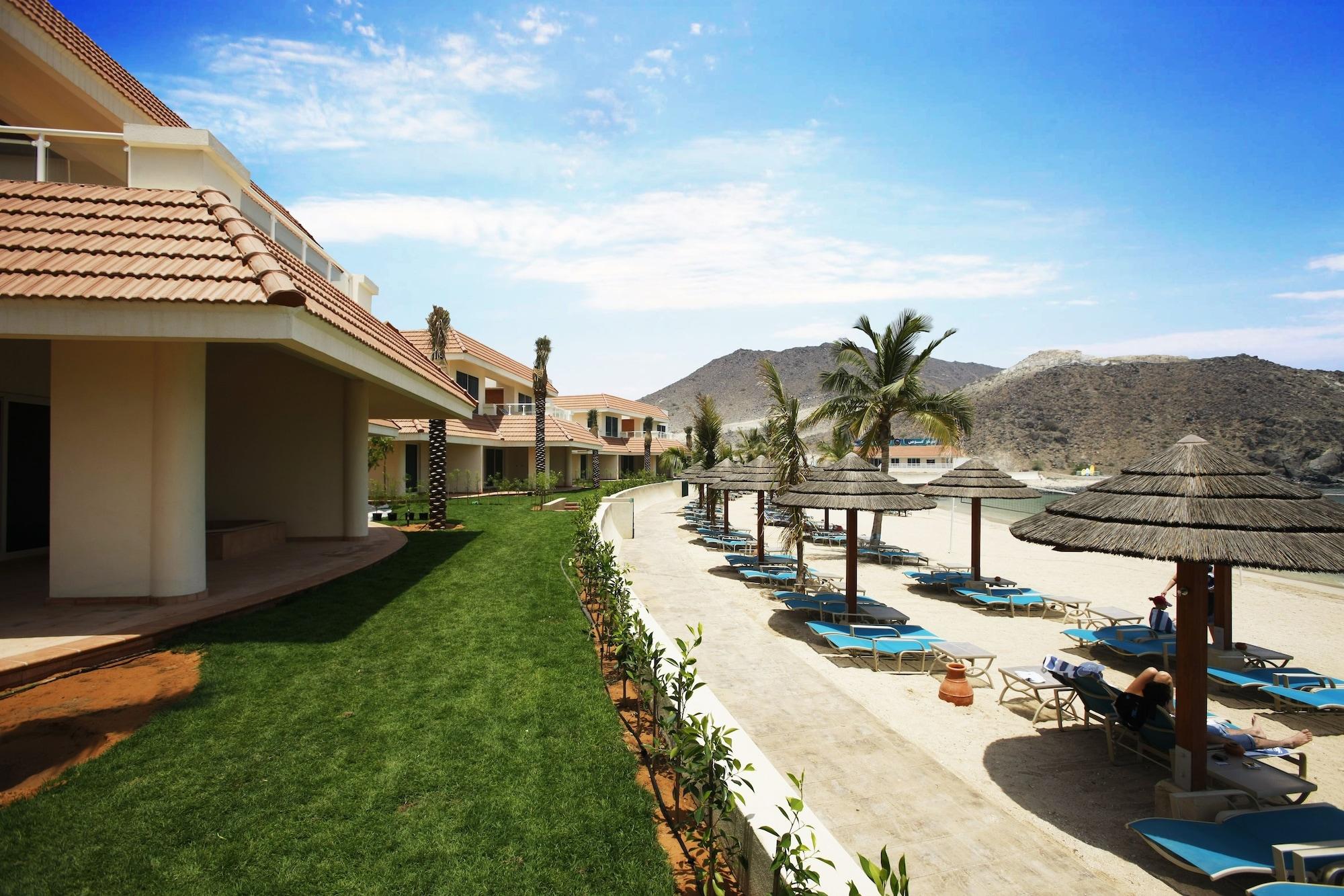 Оаэ khorfakkan. Океаник Корфаккан Фуджейра. Отель Oceanic Khorfakkan Resort & Spa. Отель Океаник ОАЭ Фуджейра. Oceanic Khorfakkan Resort 4.